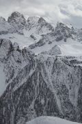 Steile Berge des Tals