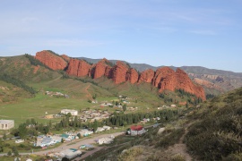 Rote Felsen von Dscheti-Ögüs